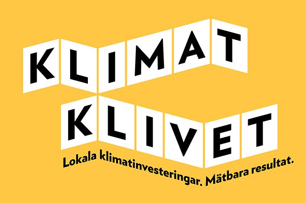 Logotyp: Svarta bokstäver på vita rutor med en senapsgul botten. Text Klimatklivet. Lokala klimatinvesteringar. Mätbara resultat.