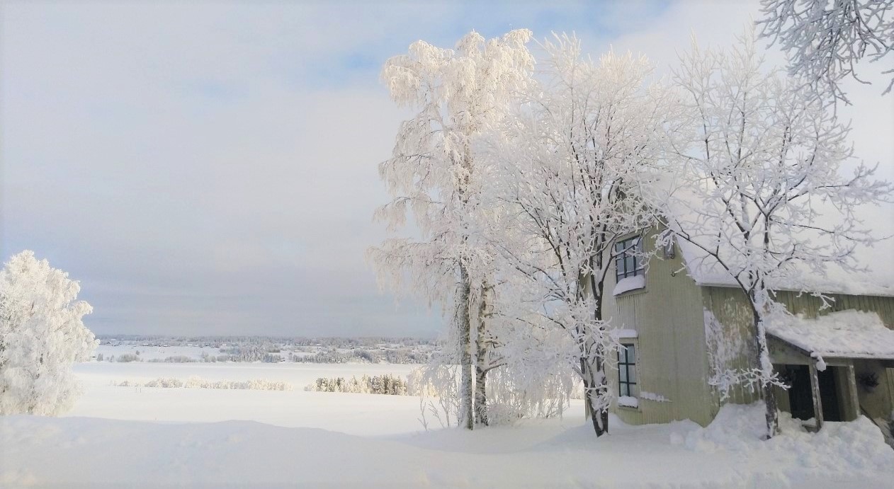 Ett öde hus på landsbygden