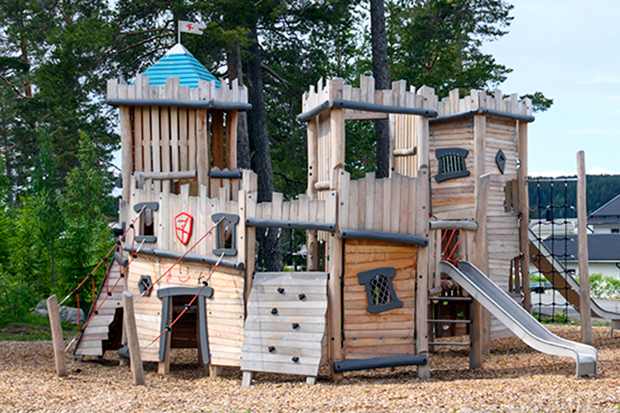 En klätterborg i trä