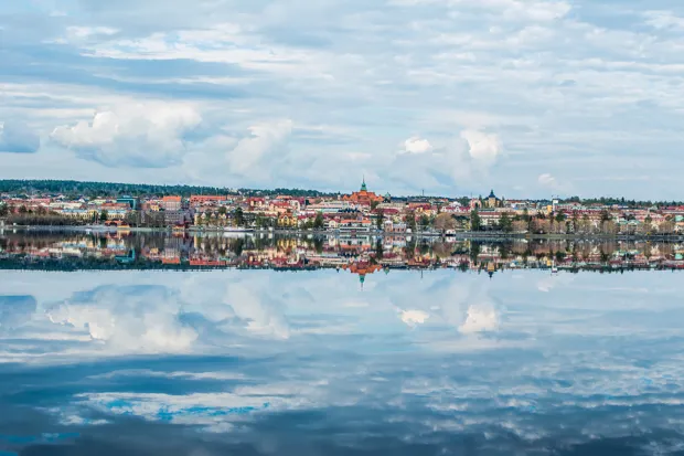 Översiktsbild över Östersund stad vid Storsjön.