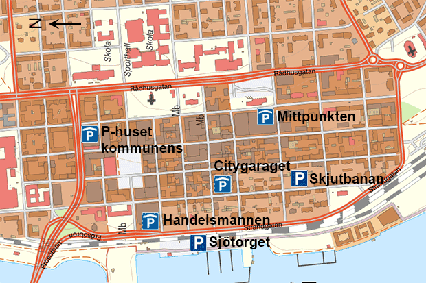 Karta över centrum med parkeringarna utmärkta