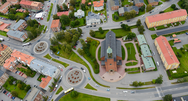 Flygbild över Stora kyrkan i Östersund