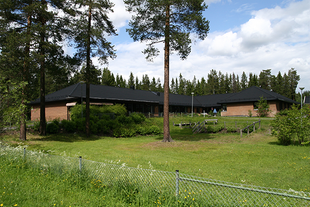 Sommarbild på utsidan av särskilda boendet Brunkullan