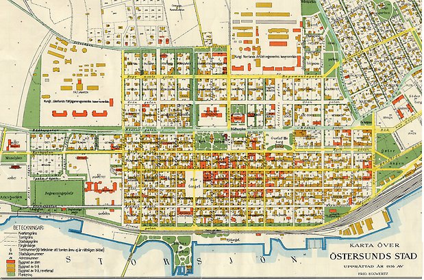 Karta över centrala Östersund med gator i gult, hus i orange och rött och grönområden i grönt.