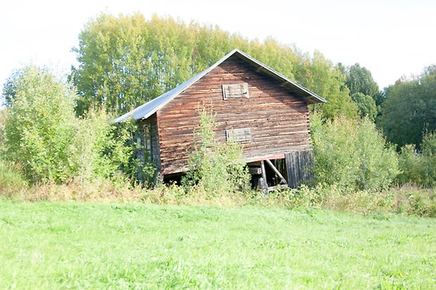 Husås 2:14. Timrad byggnad.