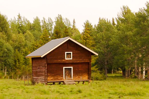 Andersön 1:9. Timrat, brunt härbre.