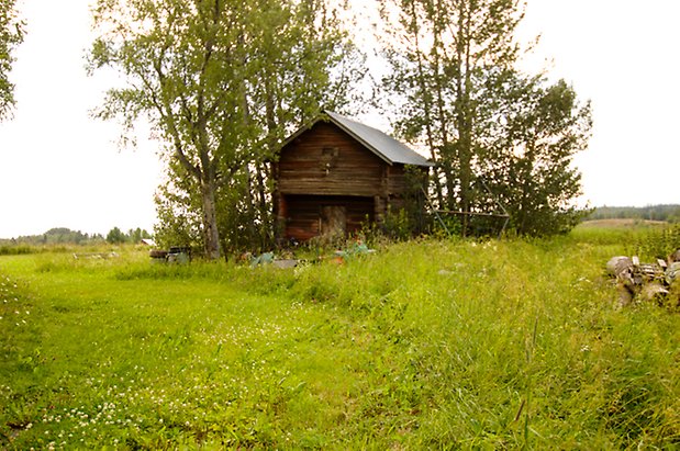 Sunne-Svedje 1:3. Brunt, timrat härbre.