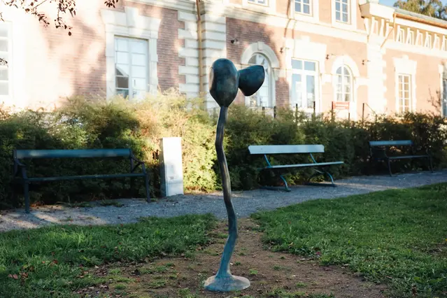 Skulptur i brons med ljud.